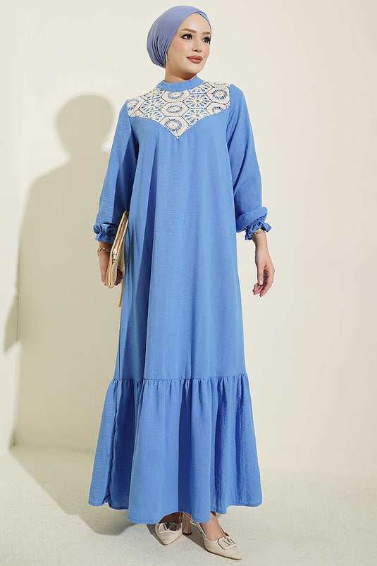 Robe En Dentelle Bleue À Volants Et Poignets Élastiqués