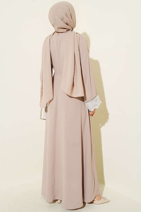Beige Spitzenkleid Mit Perlendetails