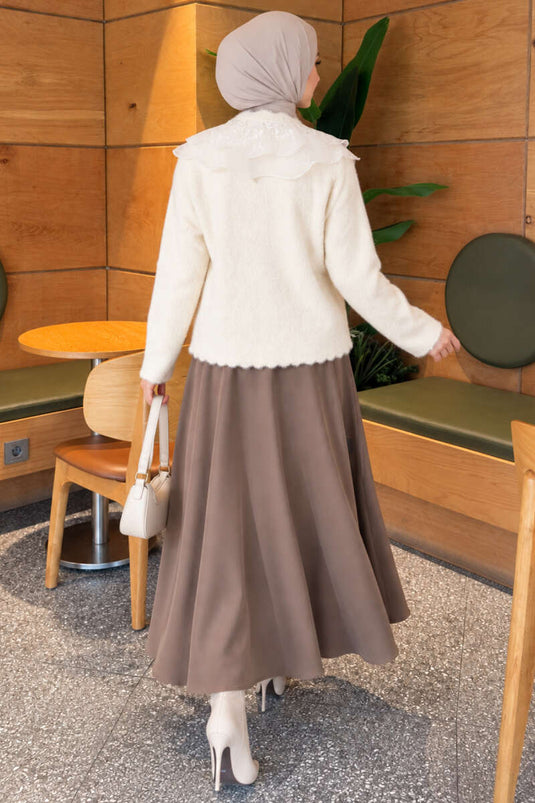 Cardigan Con Colletto In Pizzo E Bottoni, Ricamato In Beige