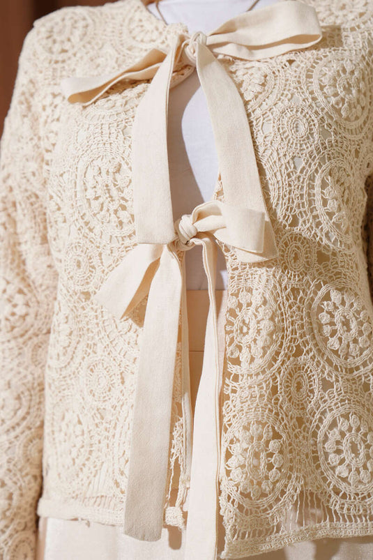 طقم بيج من قطعتين مع تنورة برباط