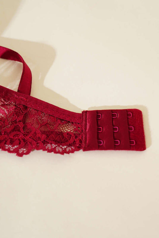 Ensemble soutien-gorge et soutien-gorge en dentelle brillante, rembourré et bordeaux