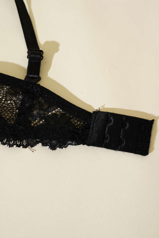 Soutien-gorge en dentelle noire sans rembourrage