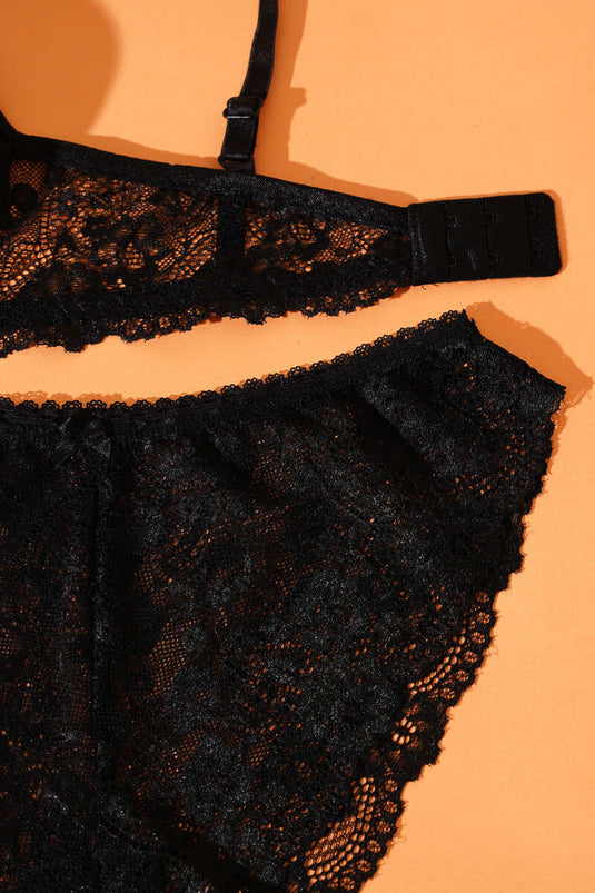 طقم حمالة صدر دانتيل غير مبطنة باللون الأسود