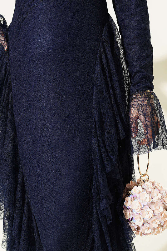 Robe de soirée bleu marine avec jupe à volants et dentelle