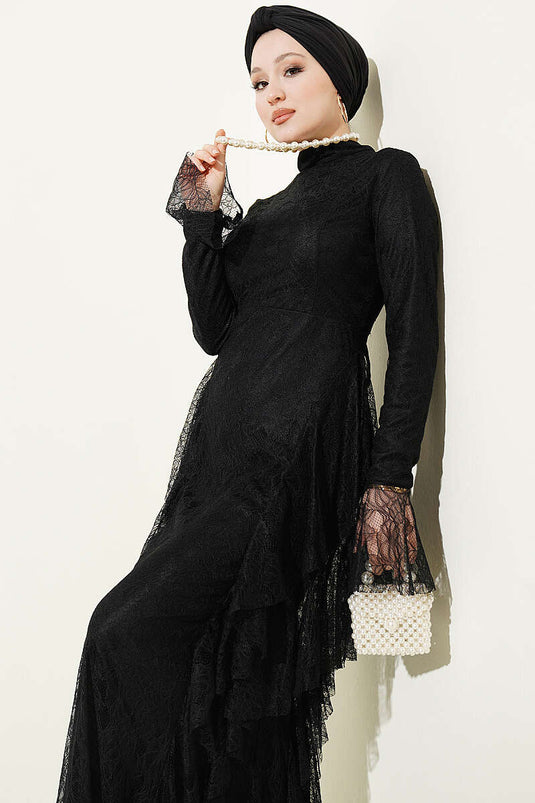 Robe de soirée noire avec jupe à volants et dentelle