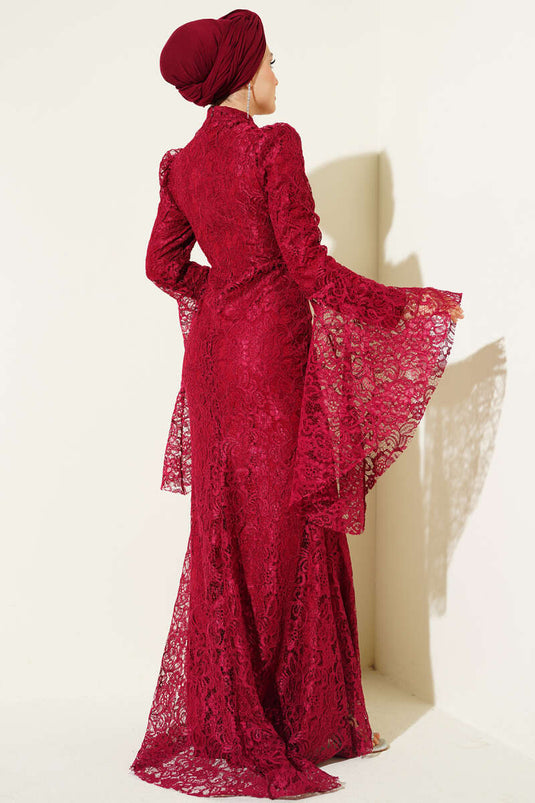 Robe de soirée bordeaux modèle sirène avec volants et dentelle aux manches