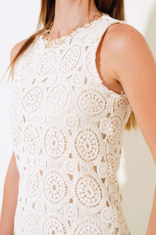 Robe courte en dentelle beige