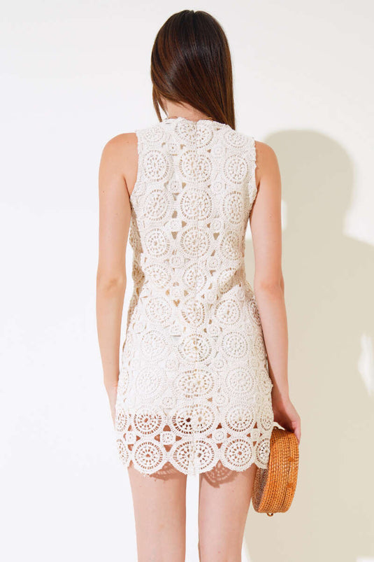 Robe courte en dentelle beige