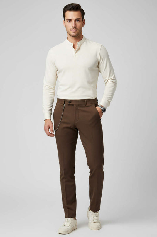 Herren-Stoffhose in schmaler Passform mit Kettendetail, Braun