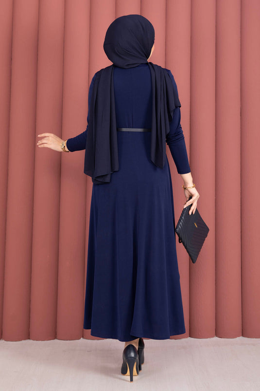 Robe Sandy à col dégagé avec ceinture à la taille, bleu marine
