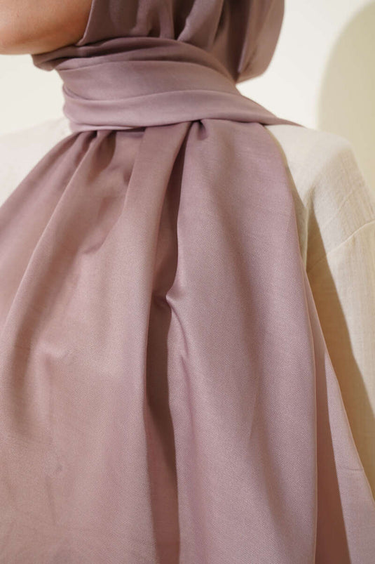 شال متدرج اللون بلون قهوة الحليب