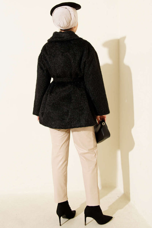 جاكيت جلدي أسود بحزام ولحية قابلة للارتداء