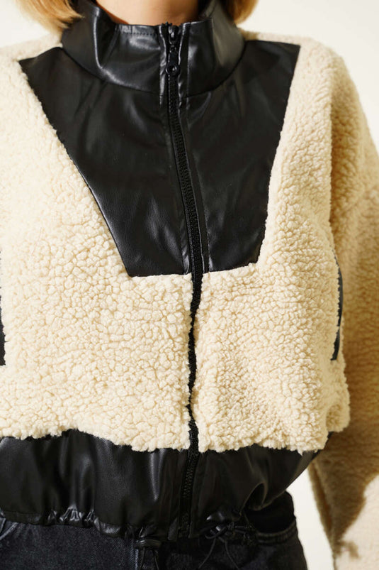 جاكيت أسود بسحاب مزين بالجلد