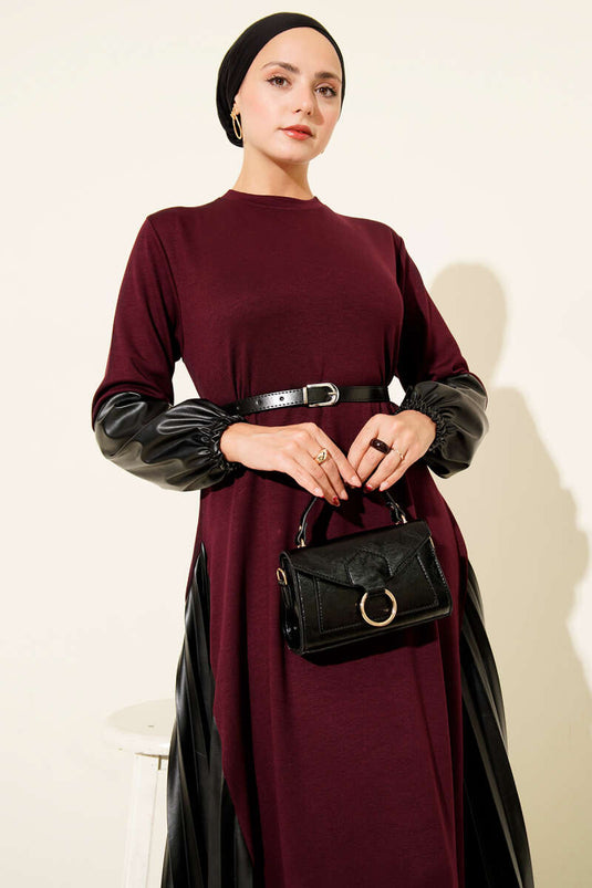 فستان بحزام من الجلد باللون العنابي