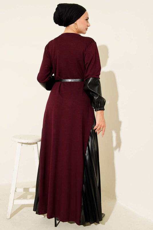 فستان بحزام من الجلد باللون العنابي