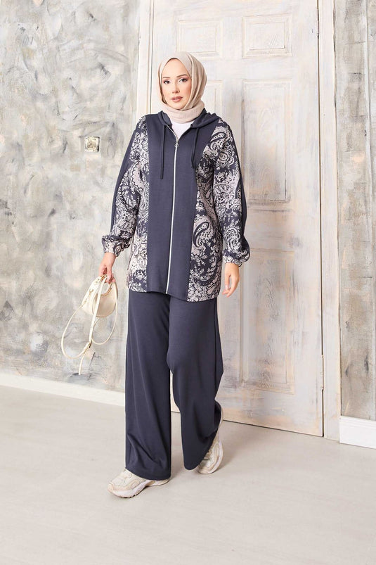 طقم مزخرف بدانتيلا بغطاء رأس مطرز رمادي