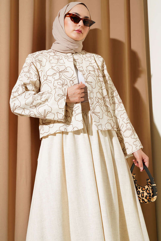 بدلة من قطعتين بجاكيت وتنورة مطرزة باللون البني