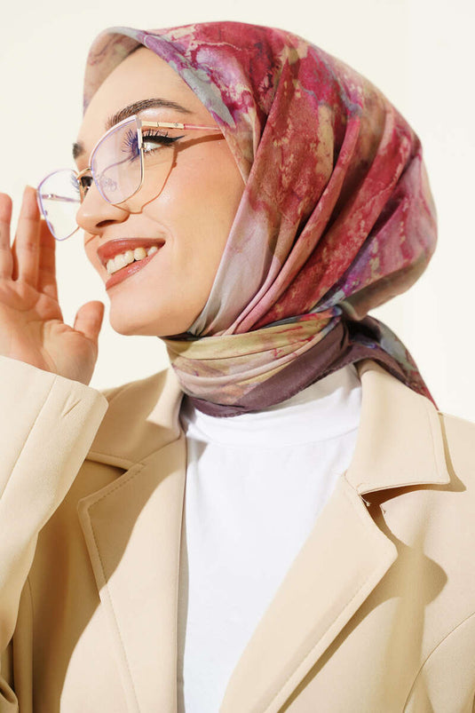 وشاح مطبوع رقميًا بنقوش، بني فاتح