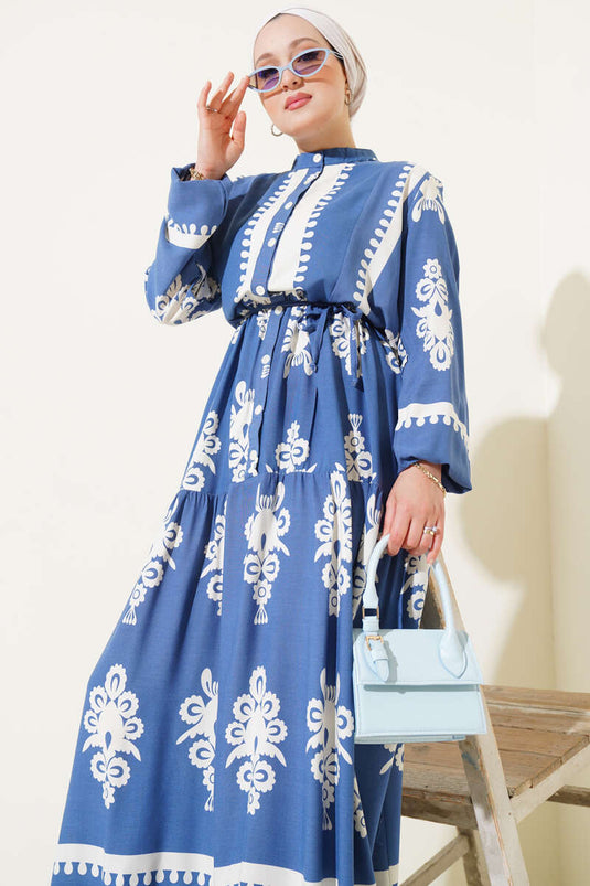 فستان من الفيسكوز بحزام وأزرار منقوش باللون النيلي