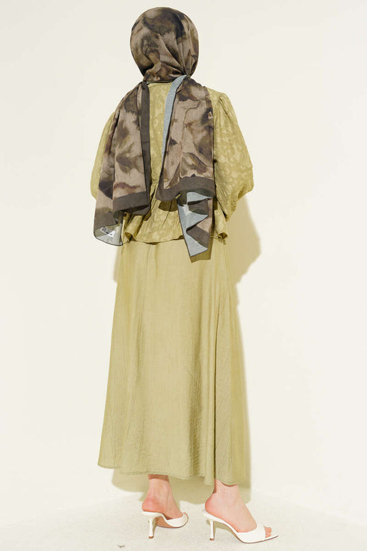 Ensemble deux pièces avec jupe à ceinture en corde à motifs, vert pistache
