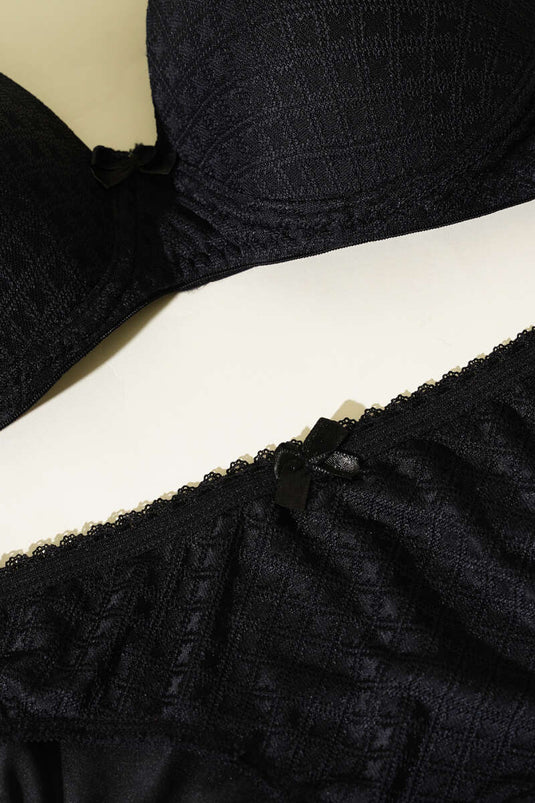 طقم حمالة صدر من الجاكار المنقوش غير المبطن باللون الأسود