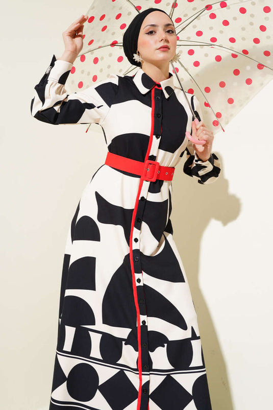 فستان أسود بحزام منقوش