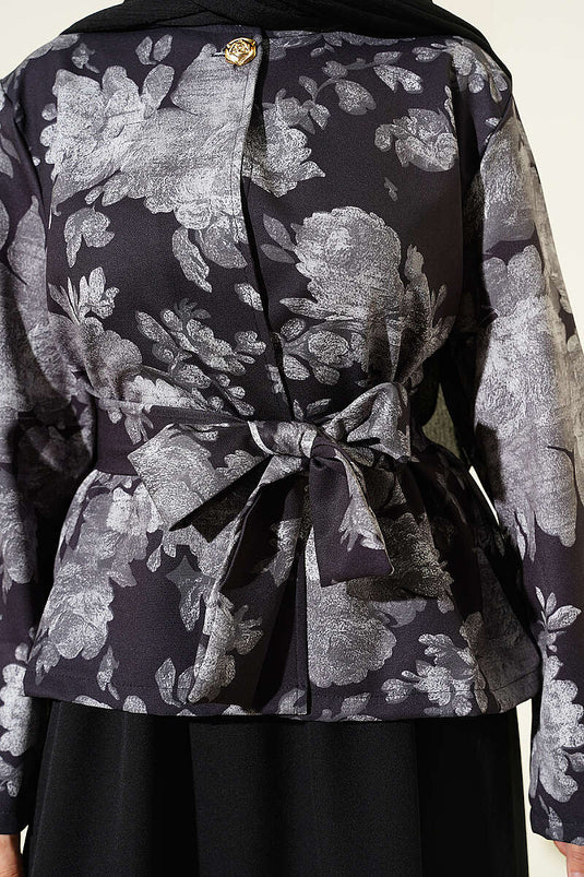 Ensemble deux pièces noir à jupe double avec ceinture à motif
