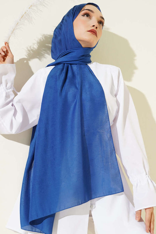 شال منقوش بنقشة الأحرف الأولى (ساكس)