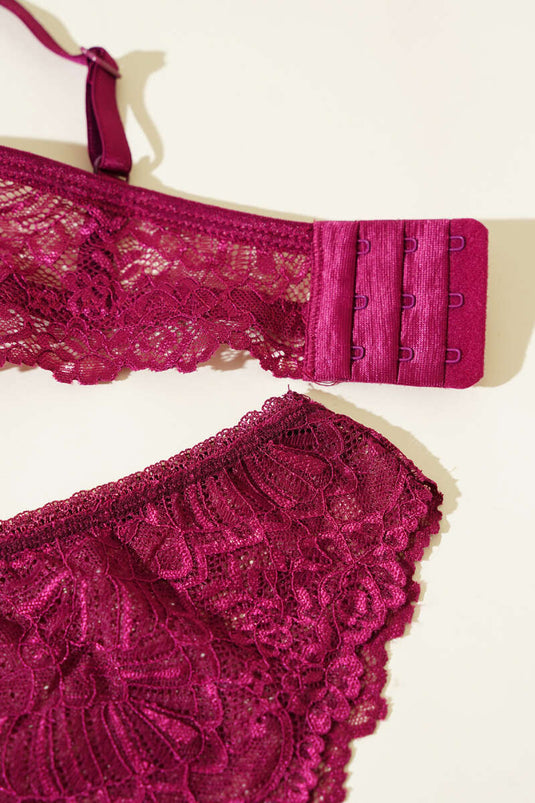 طقم حمالة صدر بدون بطانة وأشرطة متقاطعة بلون أرجواني