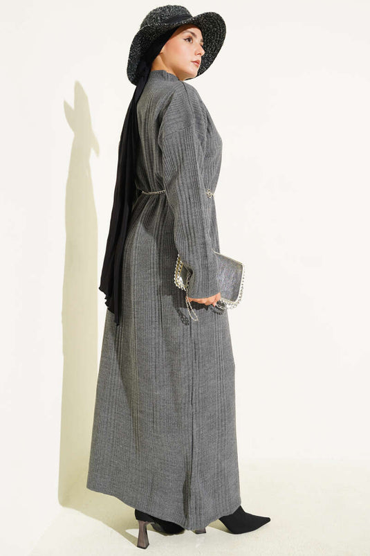 Robe en maille côtelée à col montant couleur fumée