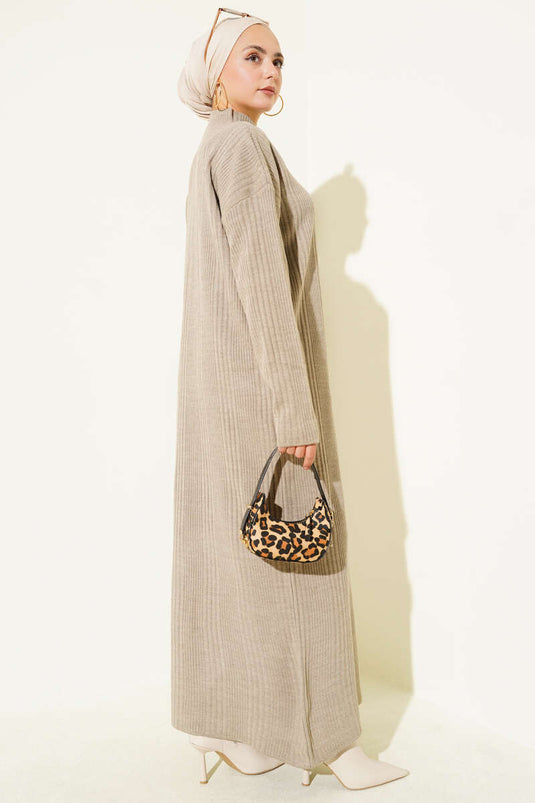 Robe en maille velours côtelé à col montant couleur vison