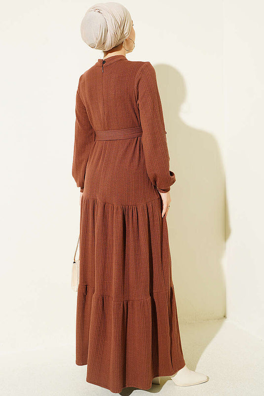 Robe En Maille À Col Roulé Et Motif Marron