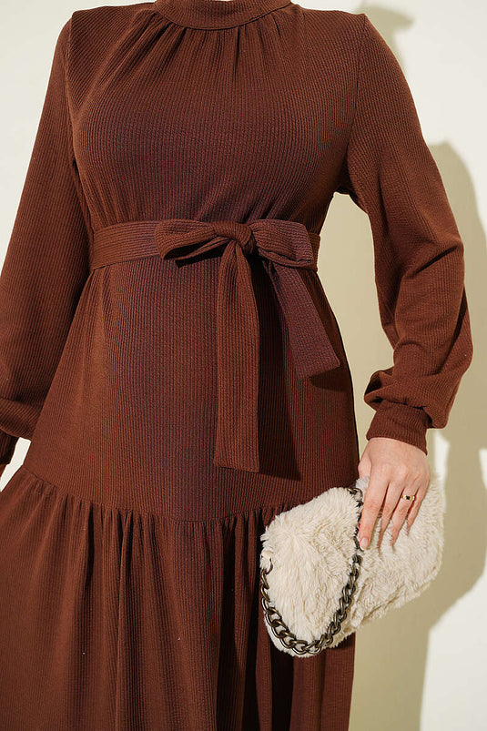 Robe En Maille À Col Montant Et Motif Marron