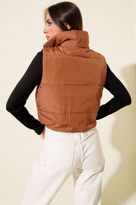 Ärmellose Steppjacke mit Stehkragen, hellbraun