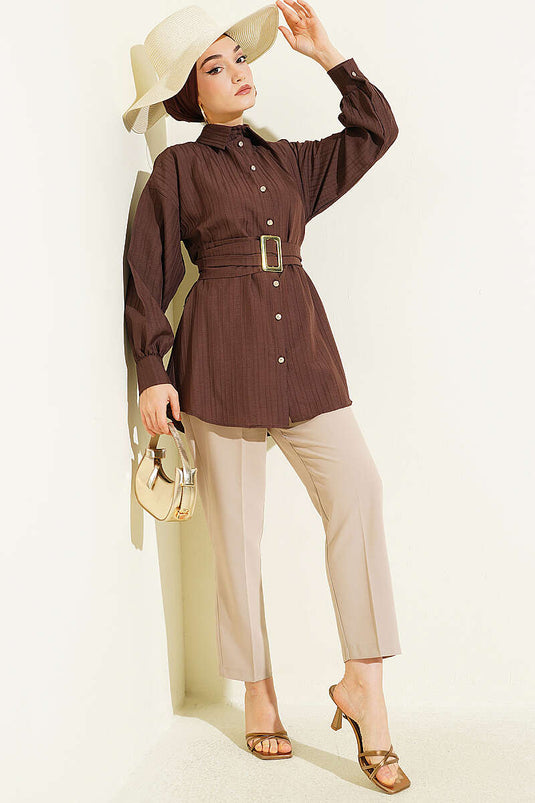 Camicia a righe con fibbia rettangolare color caffè