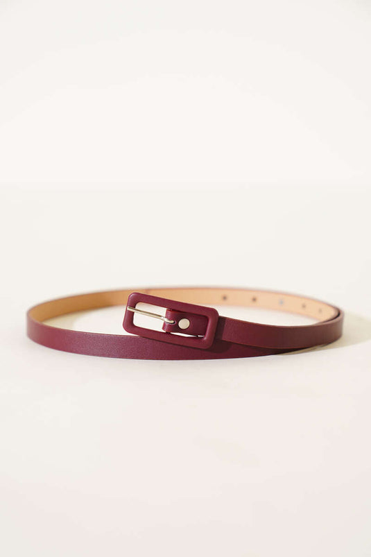 حزام رفيع مستطيل الشكل بإبزيم، لون عنابي