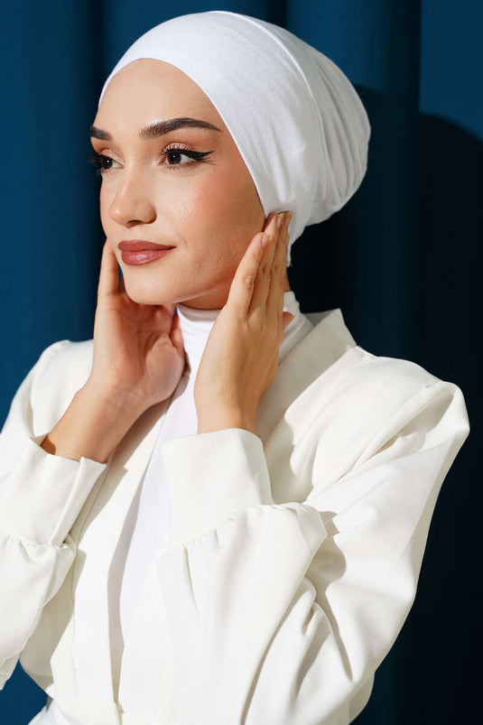 Dikişsiz Geçirmeli Bone Beyaz