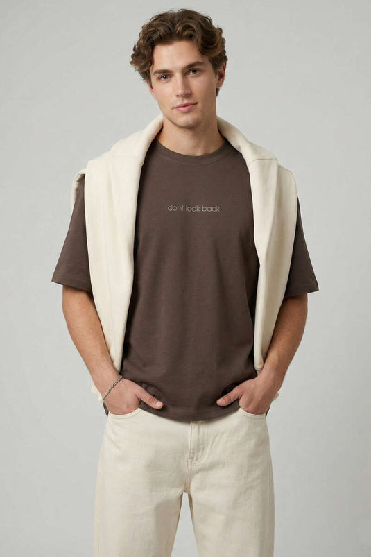 T-shirt oversize homme imprimé Don't Look Back, couleur café
