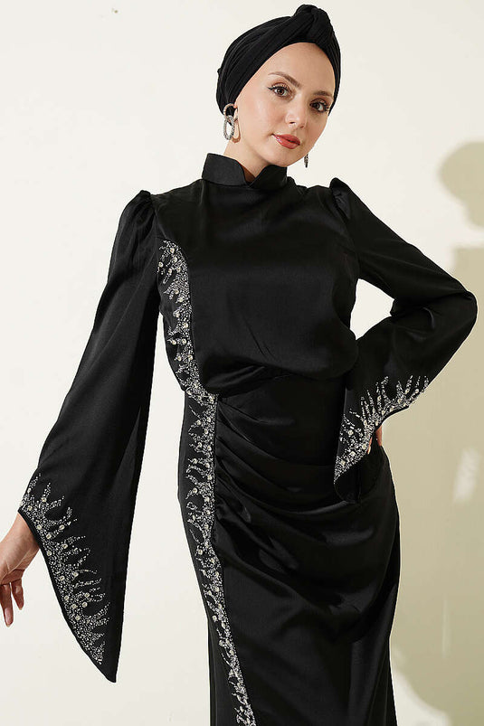 Vestido De Fiesta De Satén Negro Con Drapeado Adornado Con Piedras