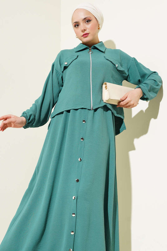 Ensemble deux pièces Ayrobin vert avec gilet zippé et boutons décoratifs