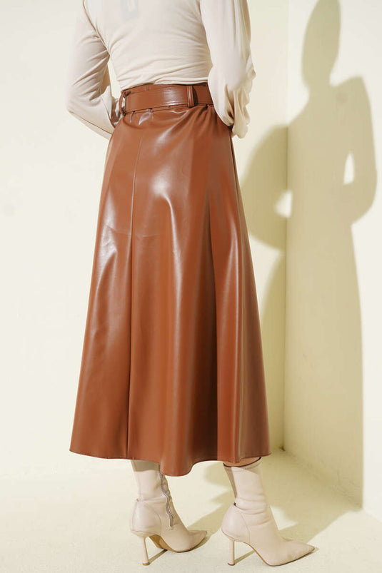 Düğme Detaylı Kemerli Deri Etek Taba