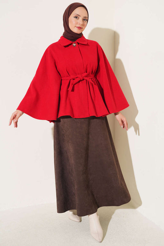 Poncho Rouge Avec Ceinture Et Détails À Boutons