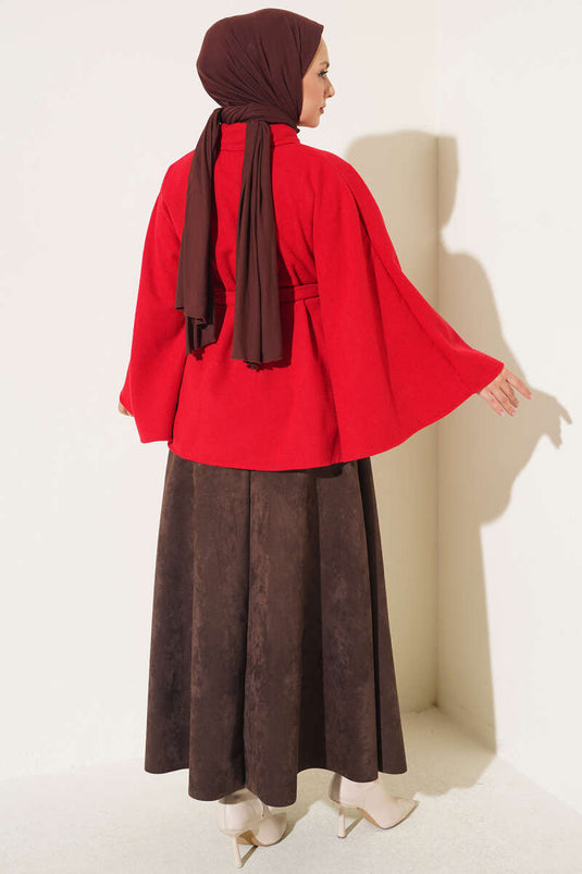 Poncho Rouge Avec Ceinture Et Détails À Boutons
