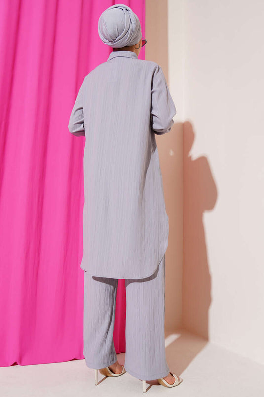 طقم من قطعتين من لحاء الشجر بأزرار باللون الرمادي