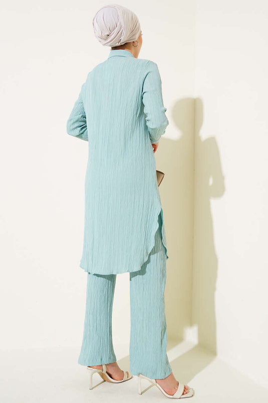 طقم من قطعتين من لحاء الشجر بأزرار باللون الأخضر النعناعي