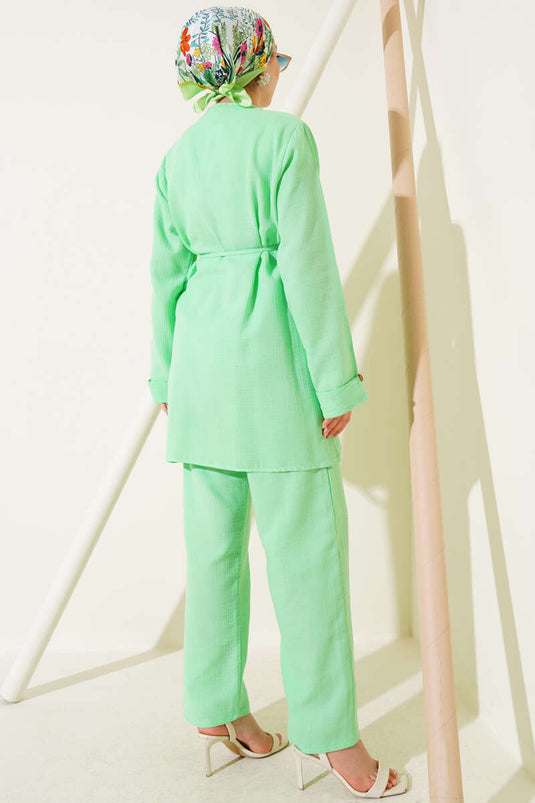 طقم من قطعتين من الموسلين بأزرار ورباط، لون أخضر مائي