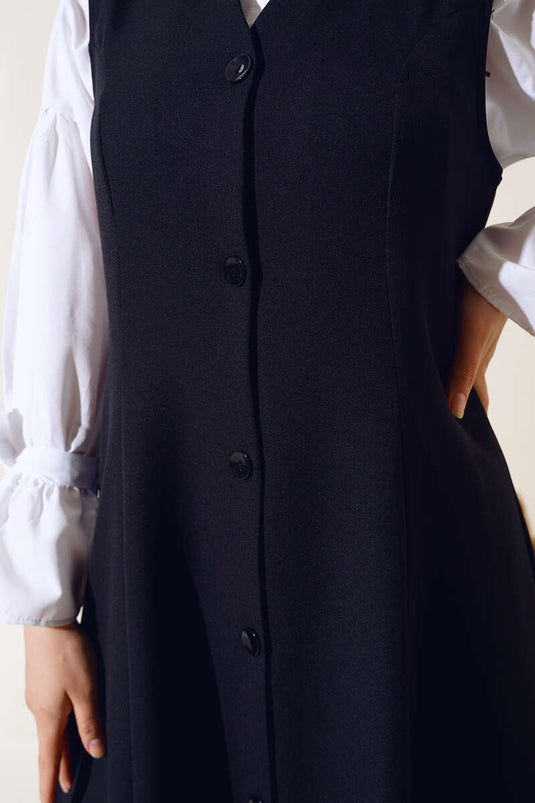 جيليه بأزرار باللون الأسود