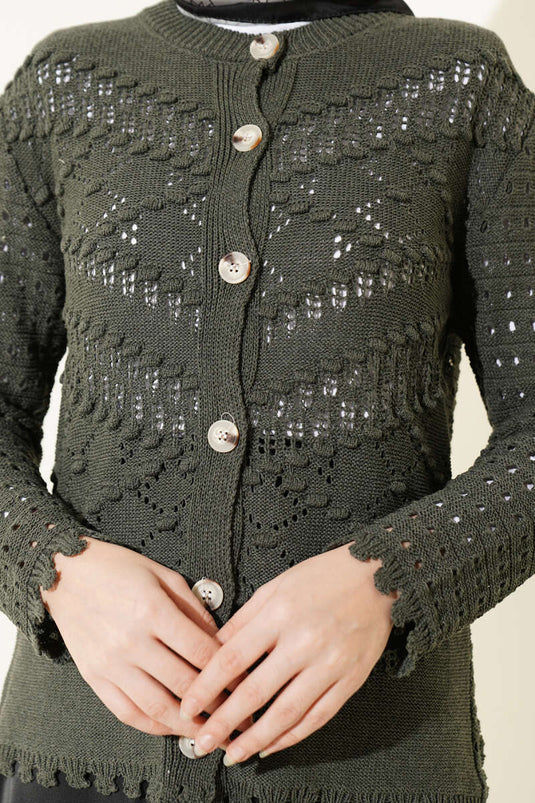 Cardigan court ajouré avec détails en relief et boutons, couleur vert olive