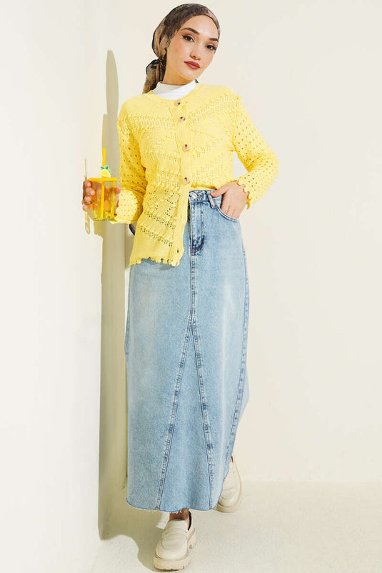 Cardigan court ajouré jaune avec détails en relief et boutons
