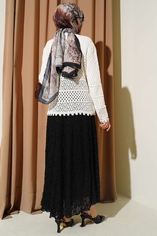 Strickjacke kurz mit Knöpfen und Prägung, ecru